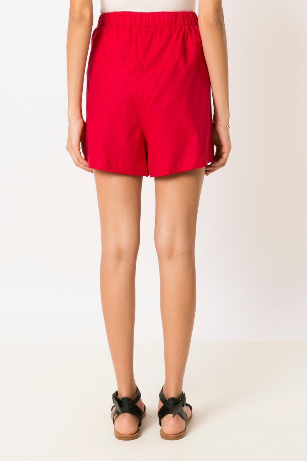 shorts-linen-vermelho-costas